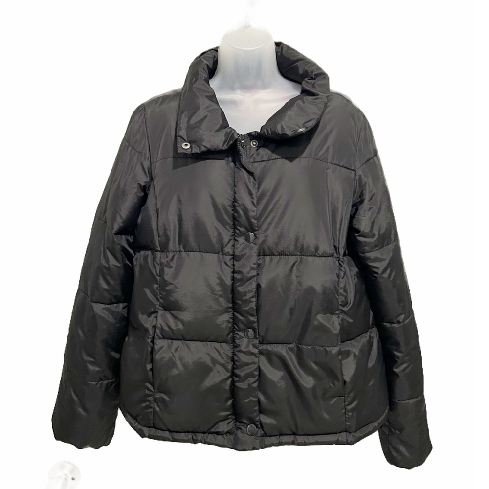 Old Navy black puffer jacket. Size L.